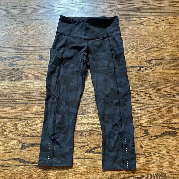 Lululemon Womens Black Camouflage Fast And Free High Rise Crop Leggings Size 4 - Picture 1 of 9